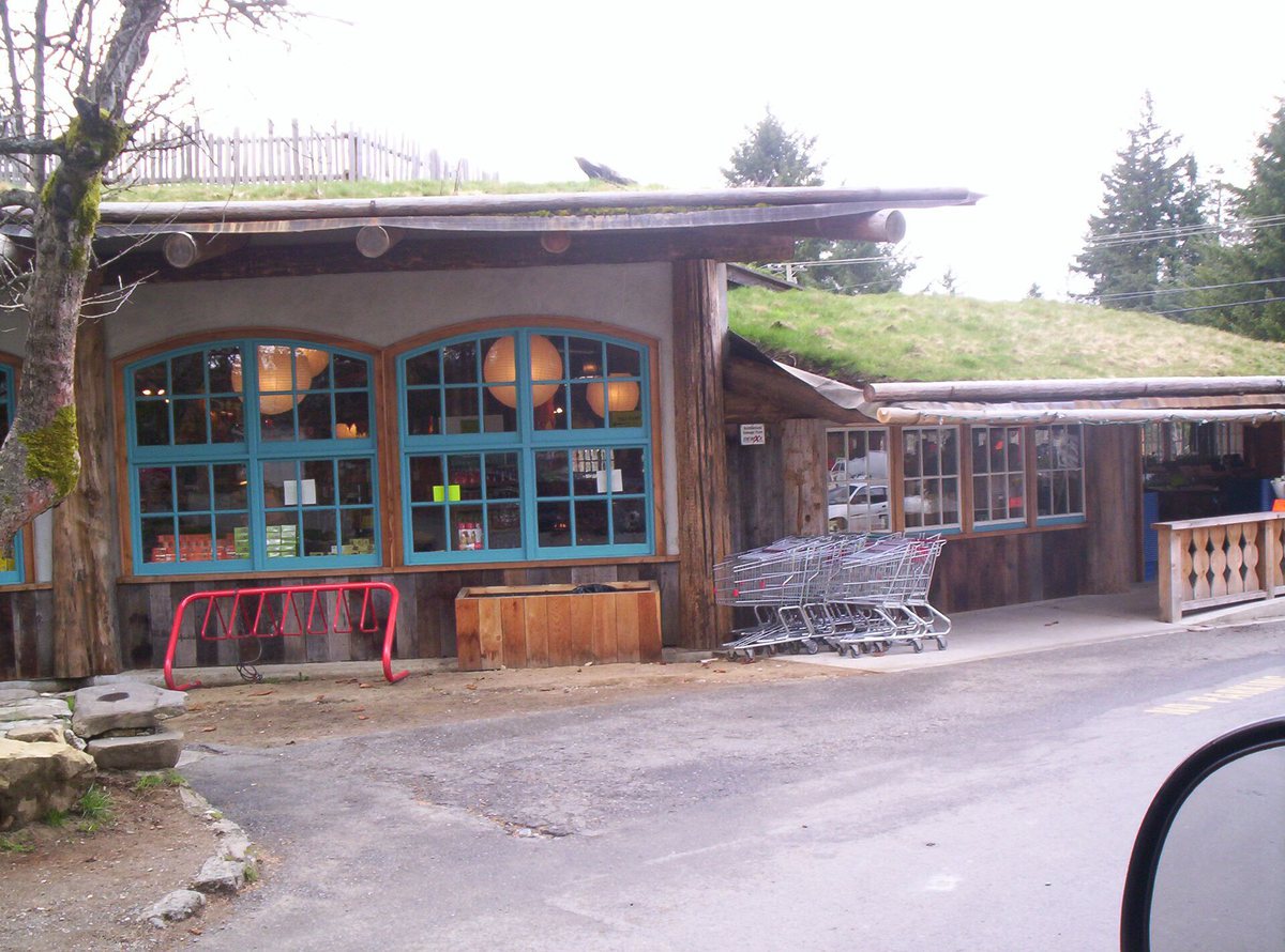 The Coombs Emporium next to the Old Country Market